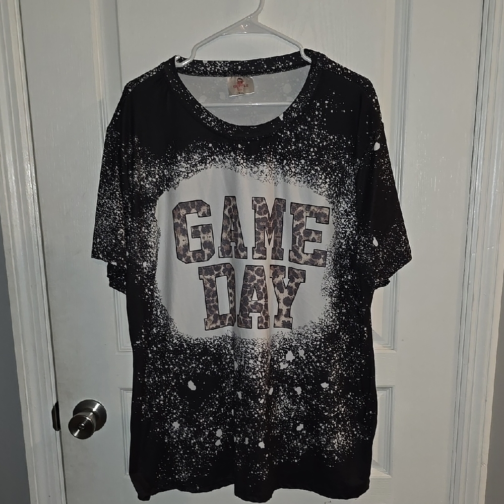 GAME DAY  Black & White Women's 2XL Short Sleeve Shirt